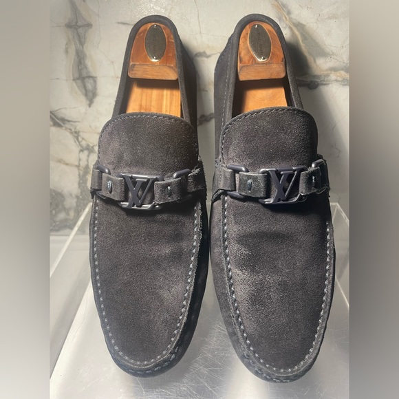 Louis Viutton hockenheim navy Bl sz usa 8.5 - Picture 1 of 16